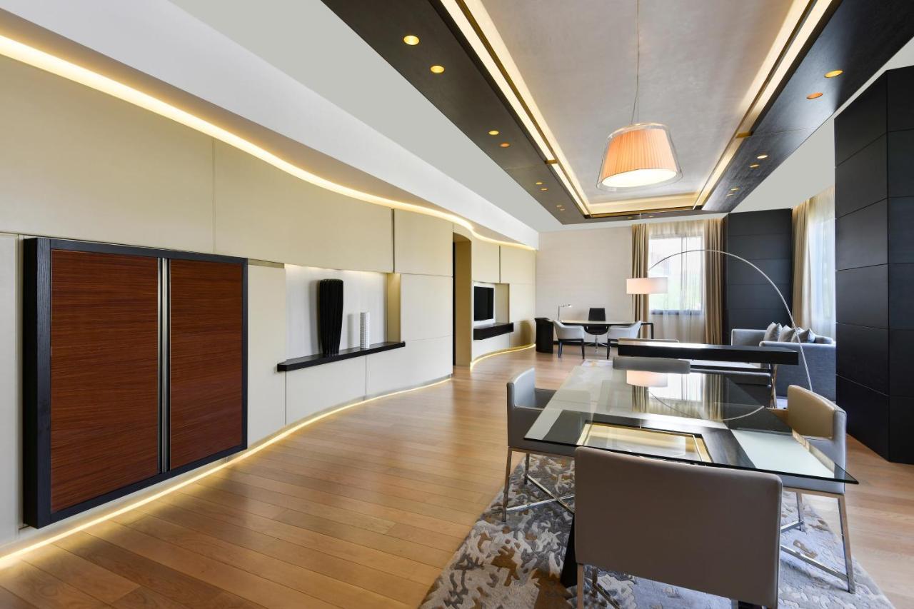 The Westin Doha Hotel & Spa Zewnętrze zdjęcie Office interior