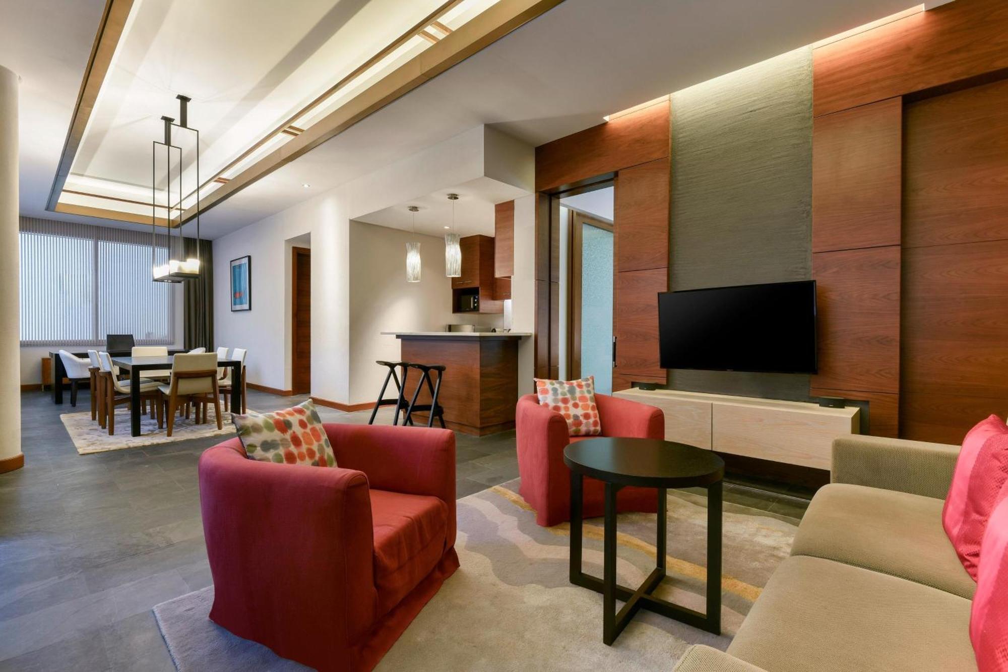 The Westin Doha Hotel & Spa Zewnętrze zdjęcie A suite at the hotel